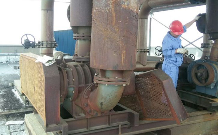 羅茨鼓風(fēng)機(jī)上門維修現(xiàn)場(chǎng) 羅茨鼓風(fēng)機(jī)上門維修現(xiàn)場(chǎng)