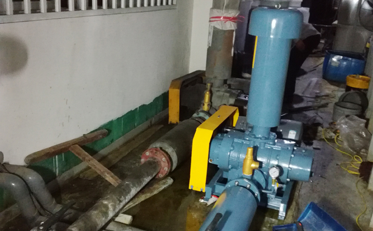 小型熔噴布企業(yè)采用的羅茨鼓風(fēng)機(jī) 小型熔噴布企業(yè)采用的羅茨鼓風(fēng)機(jī)